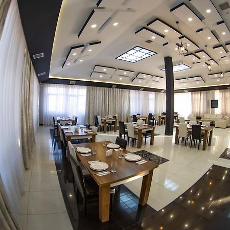 Astola Hotel Baku Exteriör bild