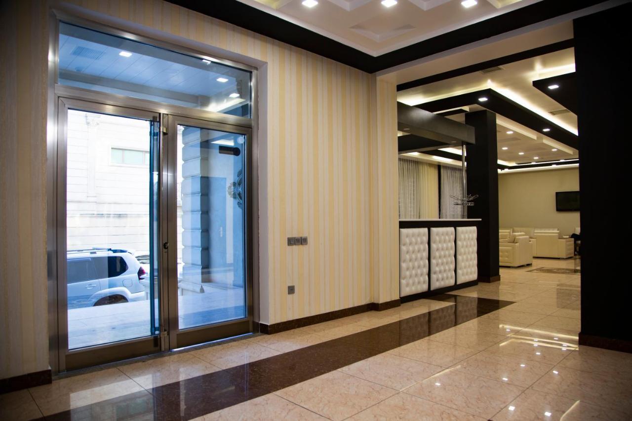 Astola Hotel Baku Exteriör bild