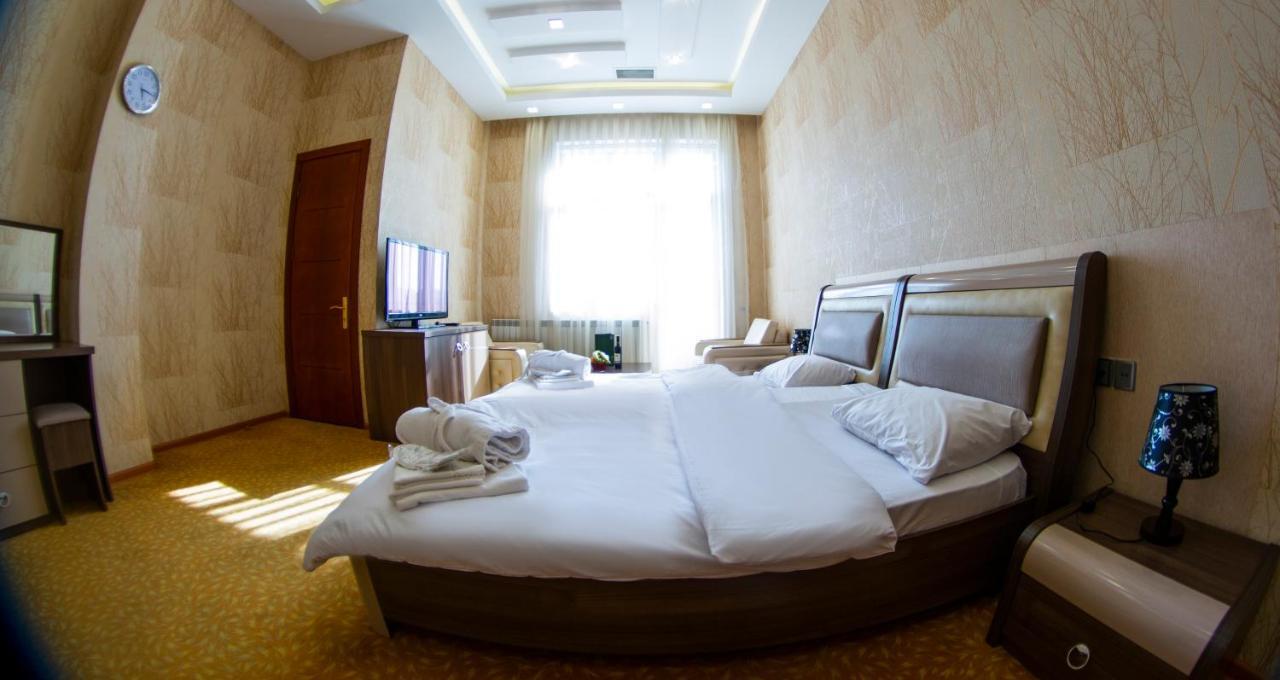 Astola Hotel Baku Exteriör bild