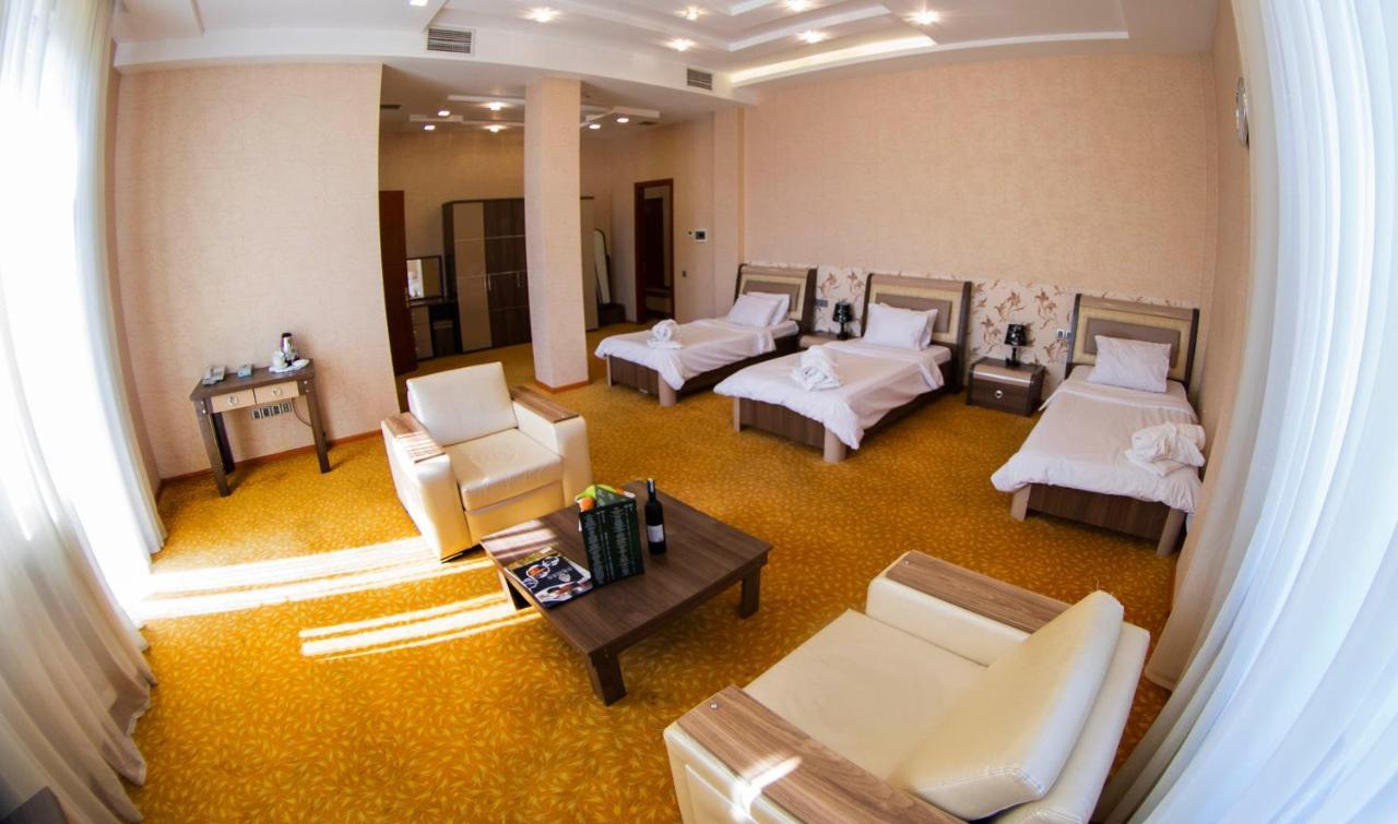 Astola Hotel Baku Exteriör bild