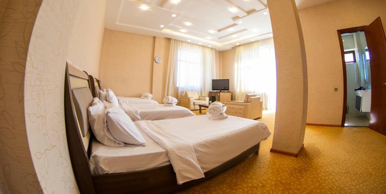 Astola Hotel Baku Exteriör bild