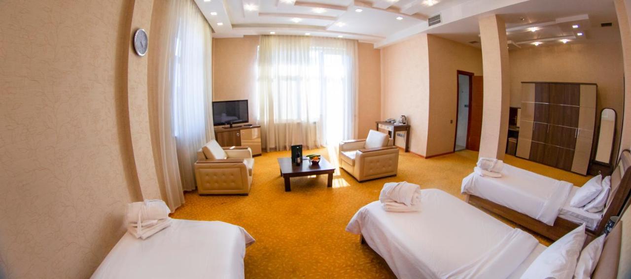 Astola Hotel Baku Exteriör bild
