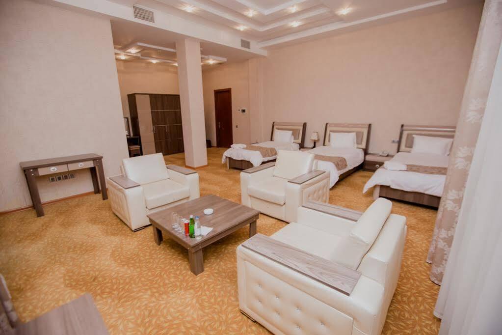 Astola Hotel Baku Exteriör bild