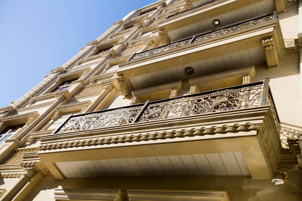 Astola Hotel Baku Exteriör bild
